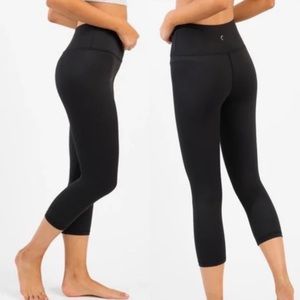 ZYIA Active Seamless 17” Capri Leggings 609